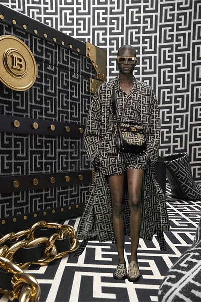 Look 18